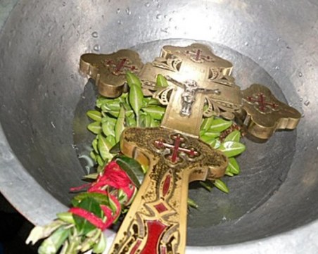 Зимен Кръстовден е! Тази нощ се сбъдват желания