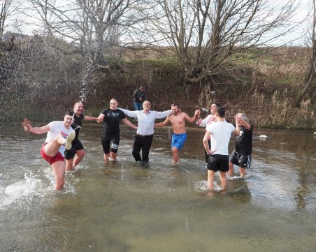 22-годишен шофьор извади кръста в Маноле