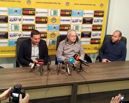 Неделев и Кристиян Димитров остават в Ботев