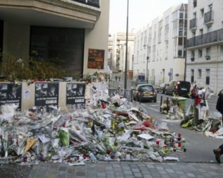 5 години от атената срещу Франция и 