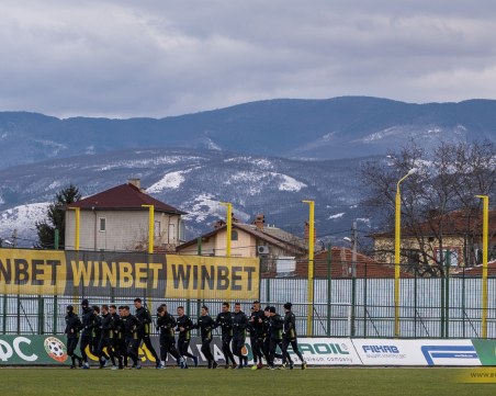 Ботев започна първия си лагер