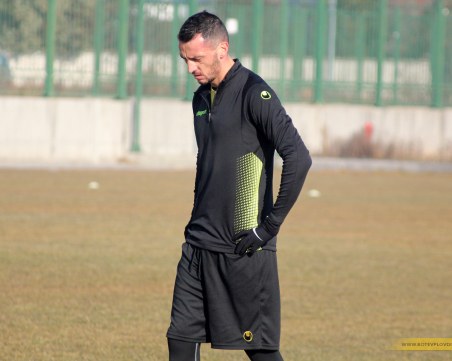 Ботев разтрогна със защитник