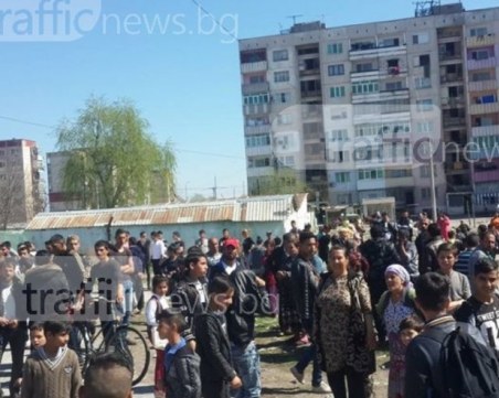 Обследват 10 блока в Столипиново дали са годни за живот, мазета им пълни с вода