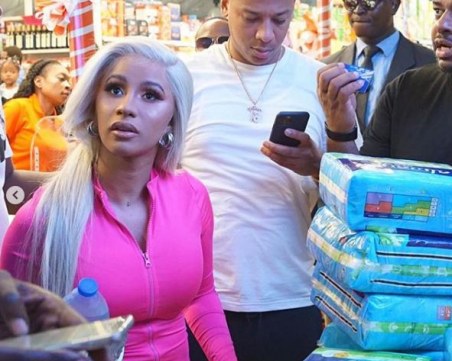 Карди Би иска нигерийско гражданство заради Тръмп