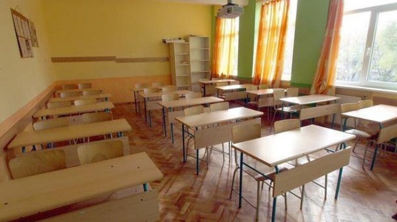 Първокласничка от Русе се оплака от тормоз на учител
