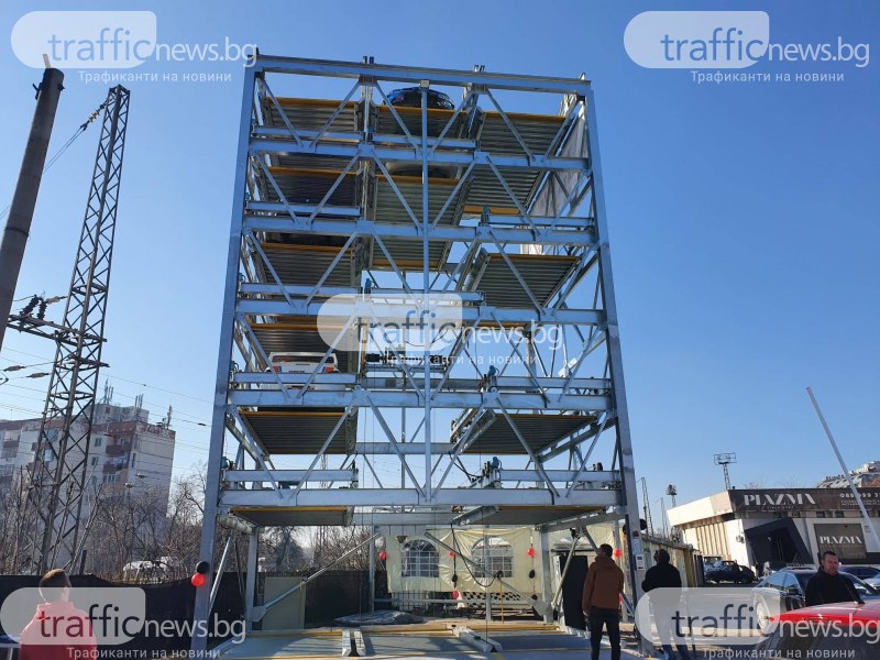 Откриха първата паркинг кула в Пловдив, обсъждат още 6 в центъра