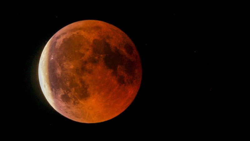 Първото лунно затъмнение за годината настъпва днес