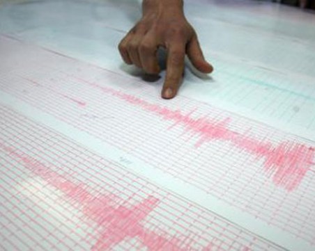 Земетресение уплаши Истанбул, усети се и у нас