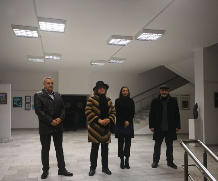 Учители с изложба в Общинския съвет в Пловдив