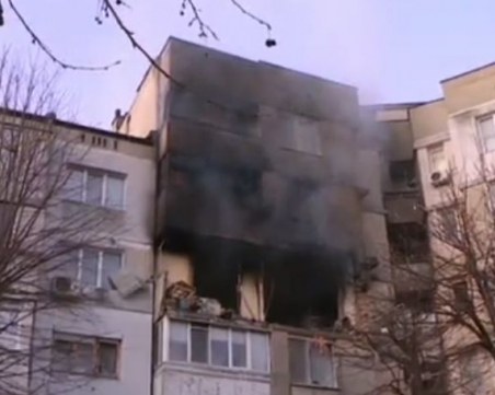 Две жени с опасност за живота след мощния взрив в блока във Варна