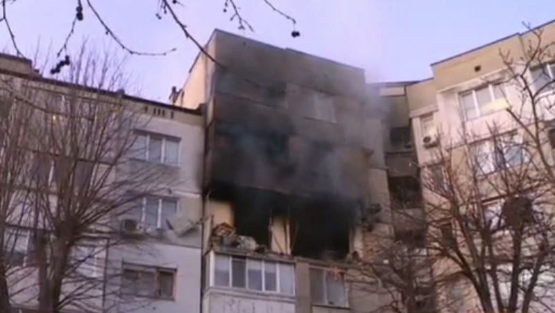 Две жени с опасност за живота след мощния взрив в блока във Варна