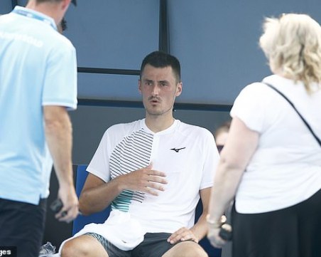 Тенисисти колабират на Аустрелиън Оупън, пожарите замърсиха въздуха в Мелбърн