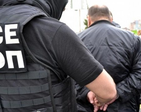 Униформени закопчаха издирван престъпник в почерненото село Галиче