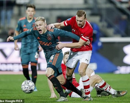 Юнайтед и Реал в жестока битка за звезда на Аякс
