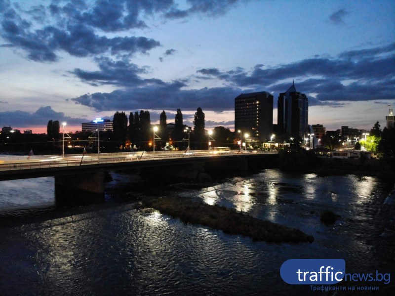 Голяма авария в Кършияка! Хиляди останаха без вода и ток