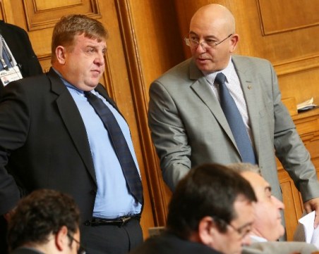 Депутатите решават дали Емил Димитров-Ревизоро ще стане министър