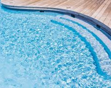 Ново дело за починалото дете, засмукано от сифон на басейн