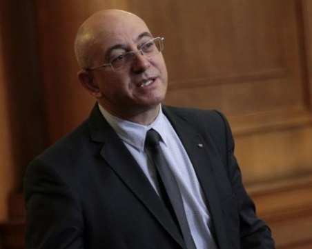 Въпреки недоволството в парламента: Ревизоро е новия екоминистър