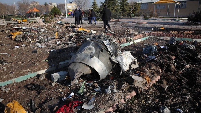 Не една, а две ракети са повалили украинския самолет