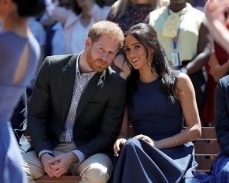 Официално: Принц Хари и Меган се разделят с кралските си титли