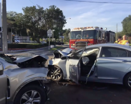 Жена катастрофира челно при опит да изпита вярата си