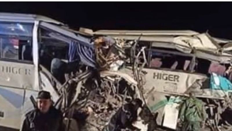 Два автобуса се сблъскаха в Алжир, 12 души загинаха