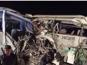 Два автобуса се сблъскаха в Алжир, 12 души загинаха