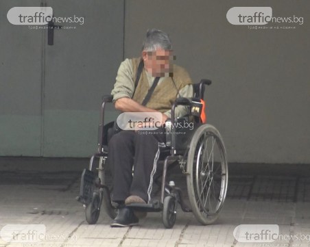 Болногледачите, насилвали болни в Пловдив, още са на работа