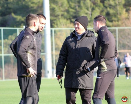 Трима пропуснаха тренировка на Ботев