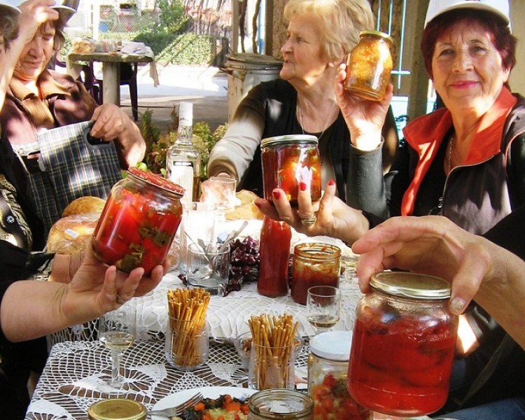 Брюксел представи филм за Фестивала на чушките и доматите в Куртово Конаре