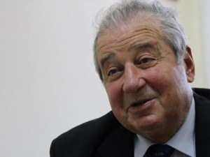 Погребват бившия шеф на парламента Благовест Сендов в родния му Асеновград