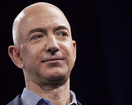 Кой оглавява класациата най-богат човек?