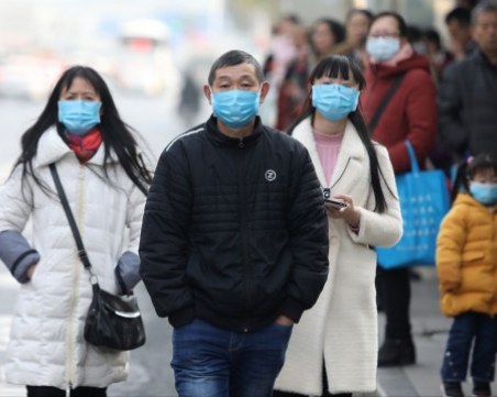 Паника в Китай! Расте броят на болните от мистериозния вирус