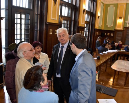 Зико строи целия си екип за първата приемна на кмета, 50 пловдивчани  минаха през нея