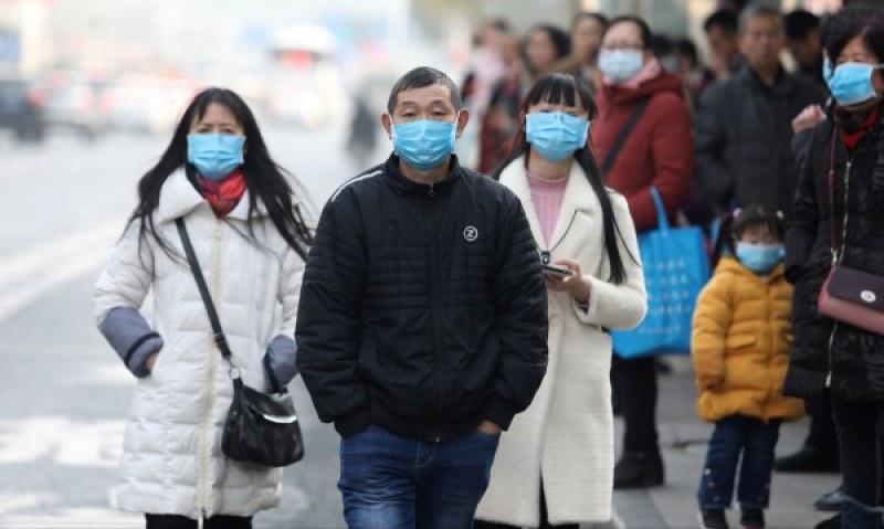 Паника в Китай! Расте броят на болните от мистериозния вирус