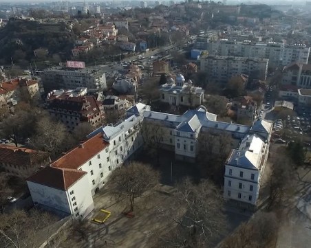 Бащата, вилнял в час по химия в Пловдив, го грози затвор, учителката излезе в болнични