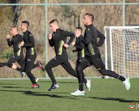 Двустранна игра за 