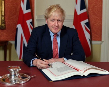 Борис Джонсън подписа споразумението за Брекзит
