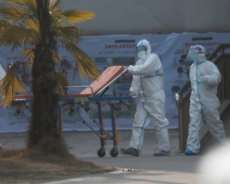 Коронавирусът взима все повече жертви, заразените са над 800