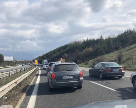 Ограничават движението по автомагистрала 