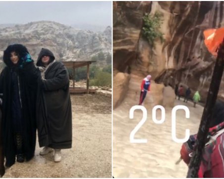 Порой удави Мегз и майка й в Йордания