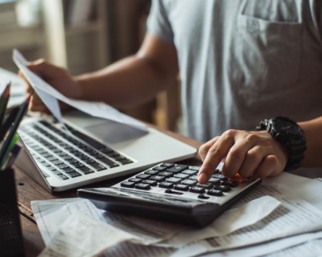 Ток, вода, парно: колко плащат в България и в Германия