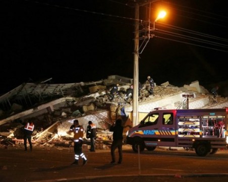 Ново силно земетресние удари Турция