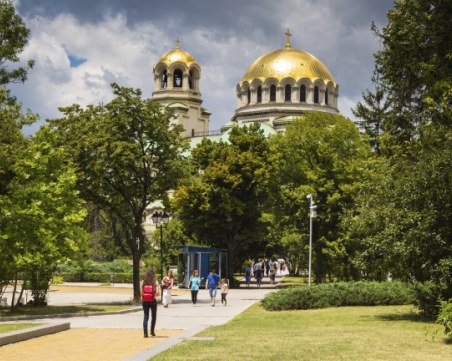 Средната годишна заплата в София е нараснала до 19 000 лева за 10 години