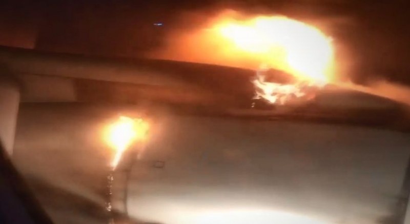 Ирански самолет се запали по време на полет