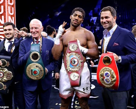 Еди Хърн обясни защо Джошуа и Фюри няма да се бият в Англия