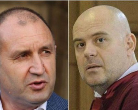 Конституционният съд образува дело за имунитета на президента Радев