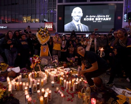 Отложиха дербито на Лос Анджелис заради смъртта на Коби Брайънт