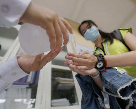 Съмнение за коронавирус и в Румъния