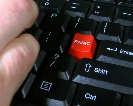 Приложение за запознанства въведе паник бутон